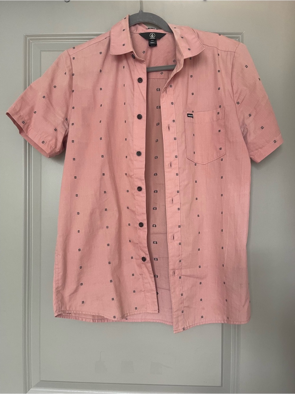 Volcom Men's Short-Sleeve Pink Button-Up Shirt